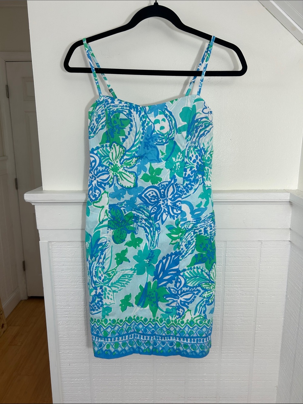 Lilly Pulitzer Stretch Shelli Mini Dress size 6, beautiful blue & green pattern - Picture 3 of 9